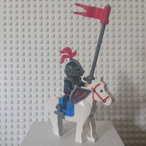 LEGO Black Knight Minifigure with Horse and Shield - Castle